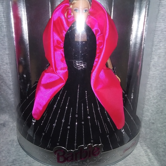 Collectible Holliday barbies - Picture 6 of 6